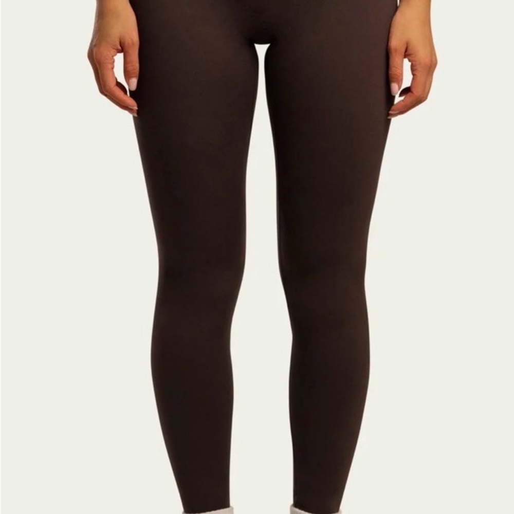 437 Women's Espresso V-Leggings